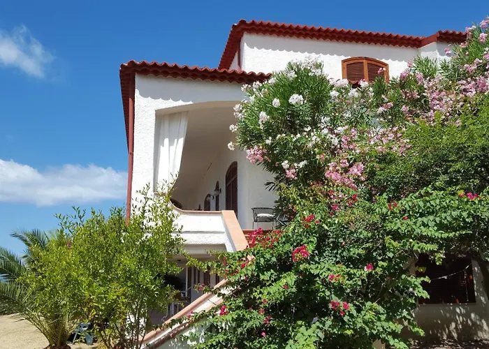 Villa Anna - Mansarda Vista Mare Con Giardino E Patio